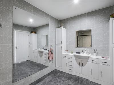 En-Suite Bedroom